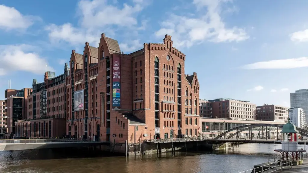 Das Bild zeigt die Wohnungen der Hafencity in Hamburg